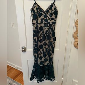 NWT Lulus Alluring Dream Emerald Green Floral Mesh Lace Trumpet Midi Dress